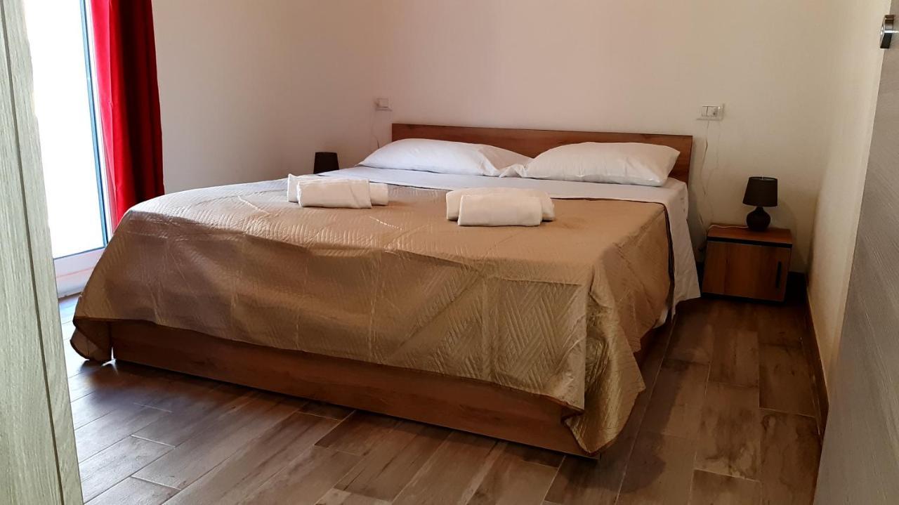 Casanuova Flat, Center *